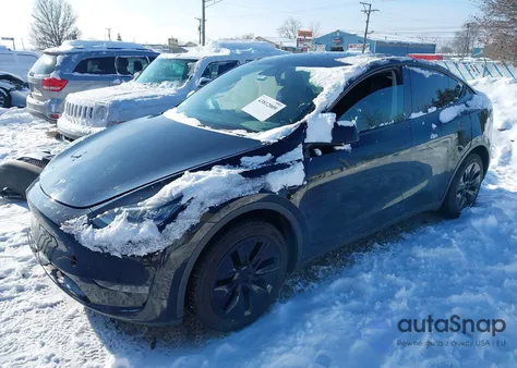 2020 Tesla Model Y Long Range Dual Motor All-Wheel Drive z USA, uszkodzony, nr VIN 5YJYGDEE0LF057668